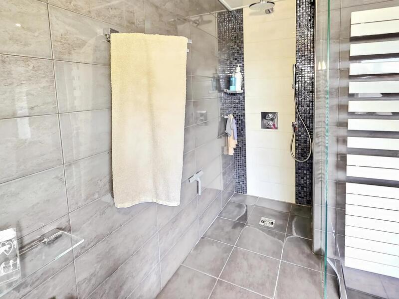 Maison - 170 m² - 5 pièces