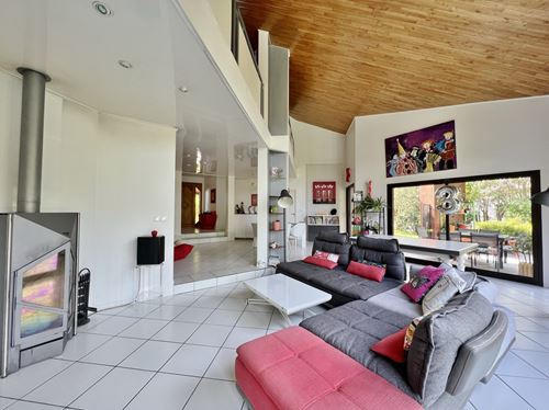 Villa - 216 m² - 6 pièces