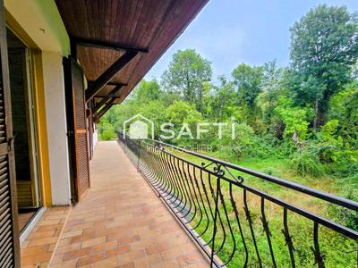 Maison - 180 m² - 7 pièces