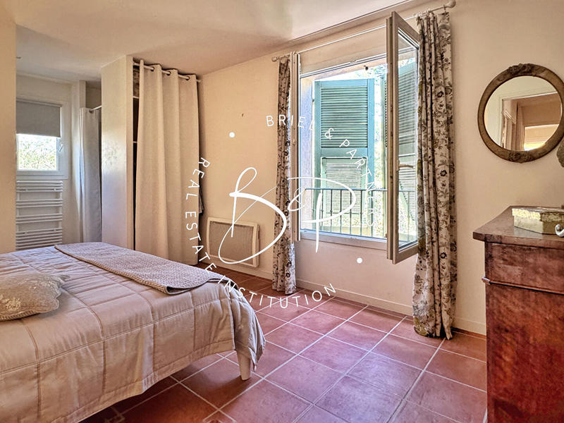 Maison - 267 m² - 8 pièces