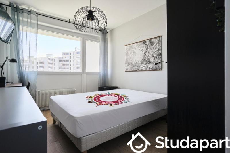 Chambre - 12 m² - 1 pièce