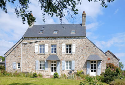 Maison - 161 m² - 8 pièces