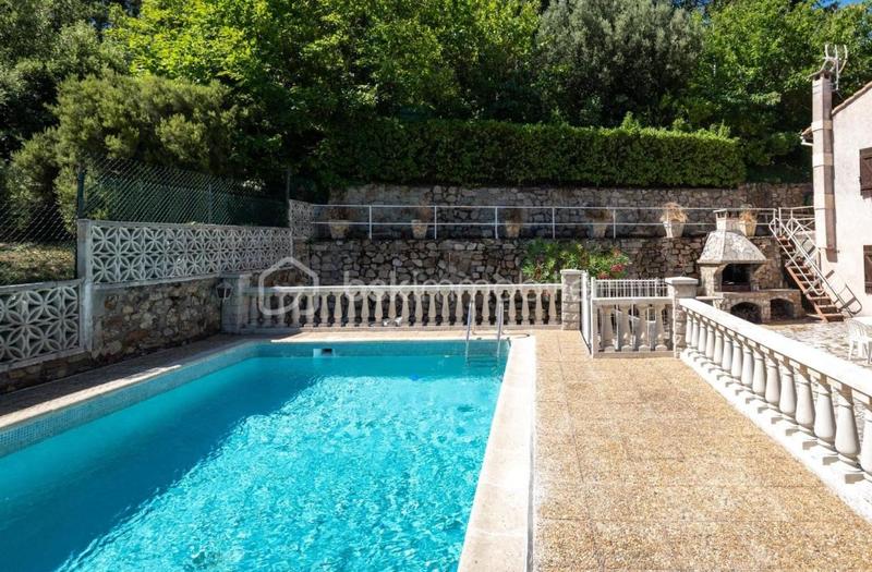 Villa - 179 m² - 6 pièces