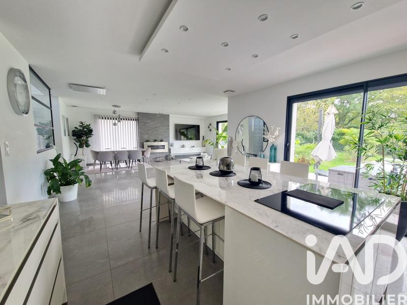 Maison - 188 m² - 9 pièces