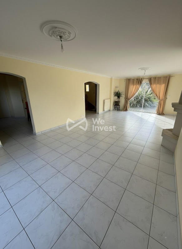 Maison - 254 m² - 12 pièces