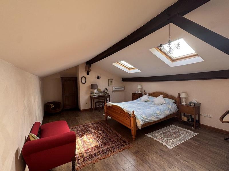 Maison ancienne - 200 m² - 6 pièces