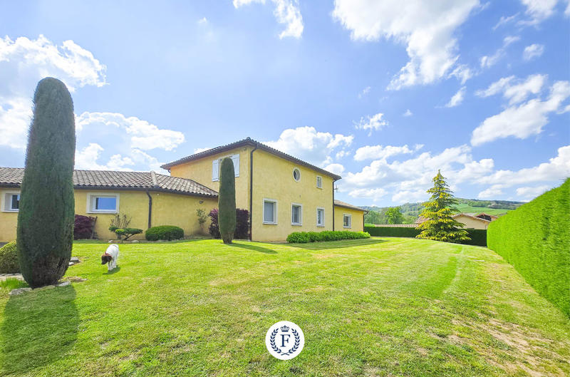 Villa - 250 m² - 8 pièces