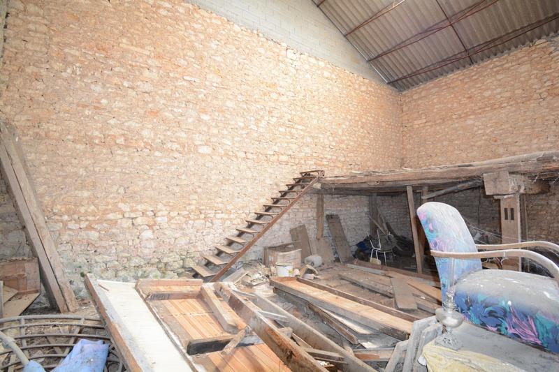 Propriété - 222 m² - 8 pièces