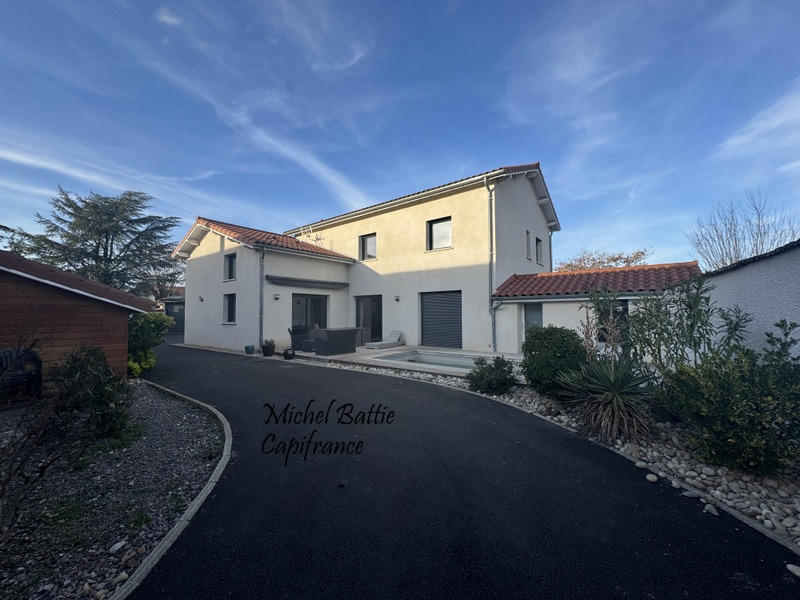 Maison - 243 m² - 7 pièces