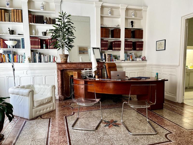 Maison - 316 m² - 9 pièces