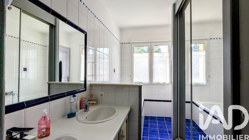 Maison - 191 m² - 5 pièces