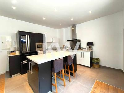 Appartement - 135 m² - 3 pièces