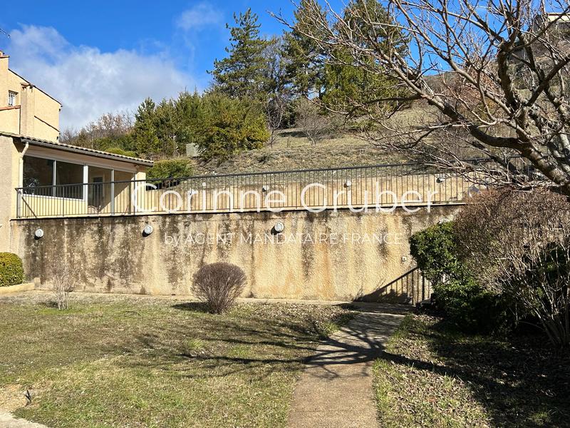 Maison - 180 m² - 6 pièces