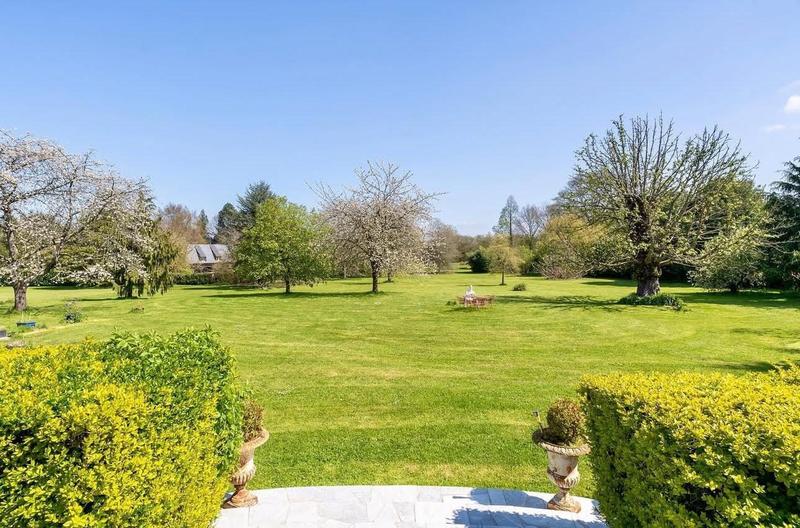 Maison - 550 m² - 14 pièces