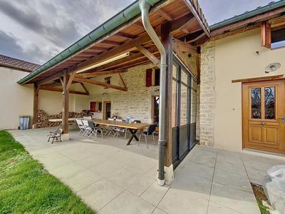 Maison - 220 m² - 5 pièces