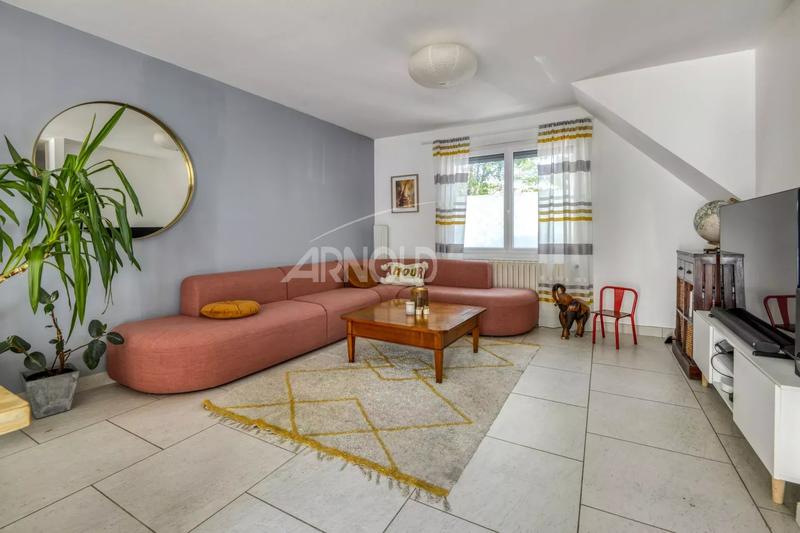 Maison - 111 m² - 6 pièces