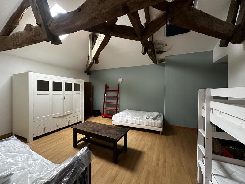 Maison traditionnelle - 243 m² - 8 pièces