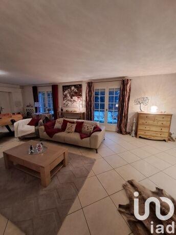 Maison - 270 m² - 9 pièces