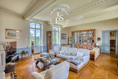 Château - 685 m² - 21 pièces
