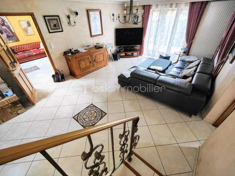 Maison - 180 m² - 7 pièces