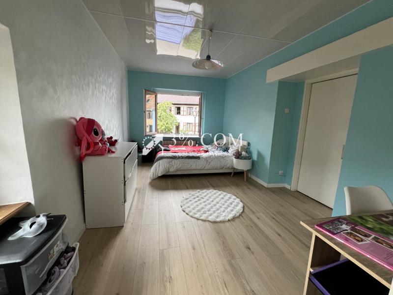 Maison - 219 m² - 8 pièces