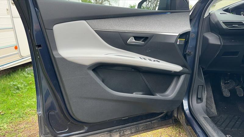 Peugeot 5008 II 2.0 BlueHDi 150 Allure Business