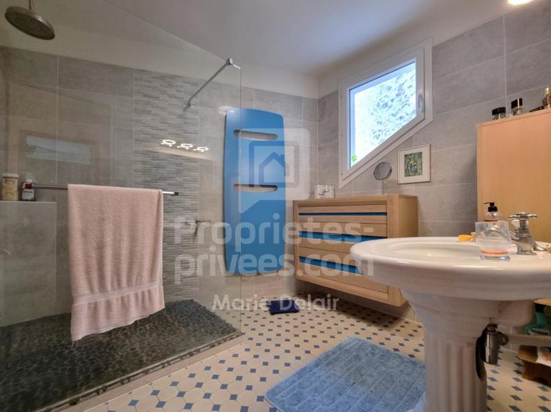 Demeure - 270 m² - 9 pièces