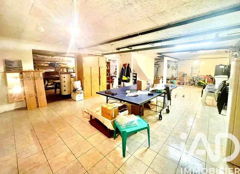 Maison - 215 m² - 8 pièces