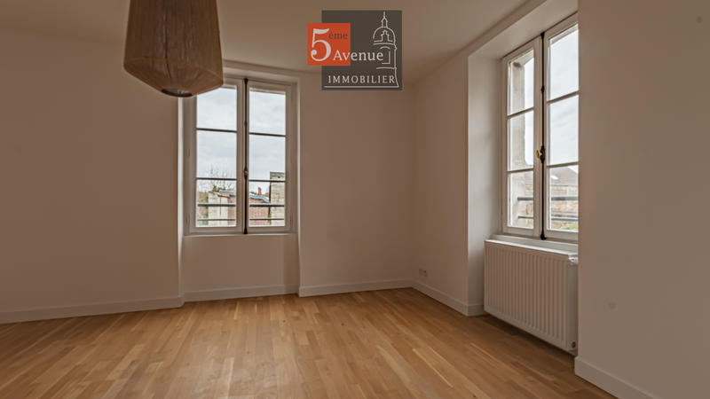 Maison - 198 m² - 7 pièces