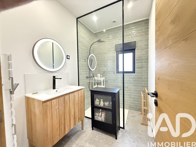 Maison - 235 m² - 8 pièces