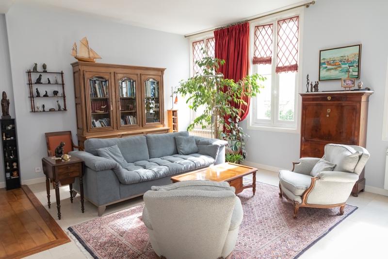 Maison - 181 m² - 7 pièces