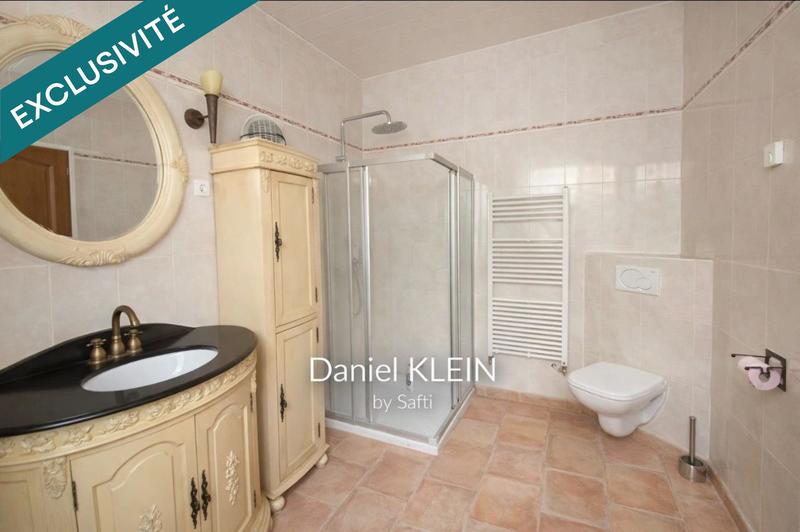 Maison - 230 m² - 6 pièces