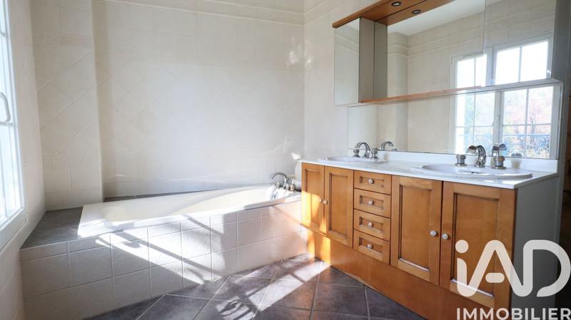 Maison - 191 m² - 6 pièces