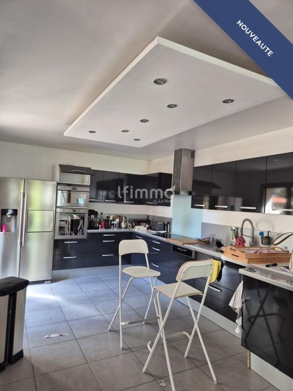 Maison - 121 m² - 6 pièces