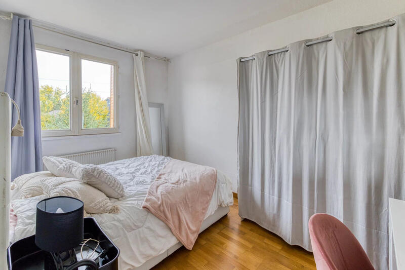 Maison - 182 m² - 9 pièces