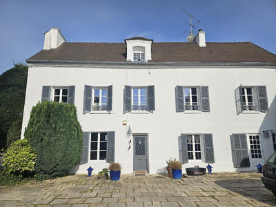 Maison - 250 m² - 7 pièces