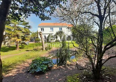 Maison - 137 m² - 6 pièces