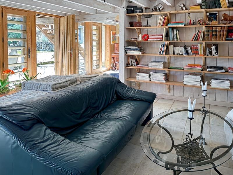 Maison en pierre - 222 m² - 9 pièces