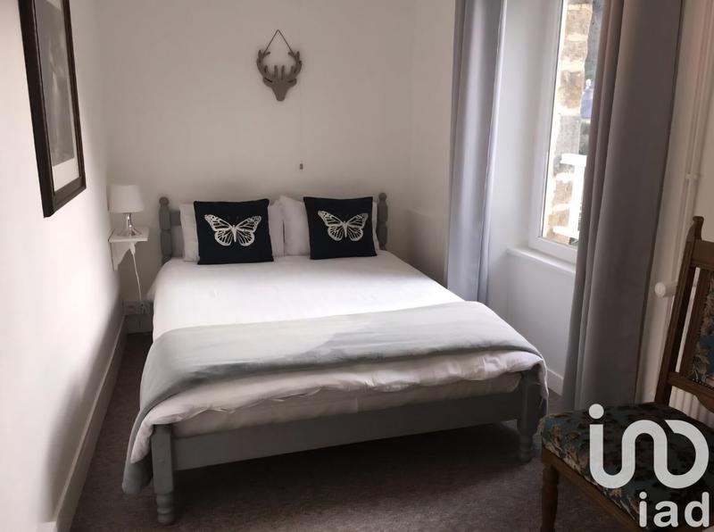 Maison - 240 m² - 11 pièces