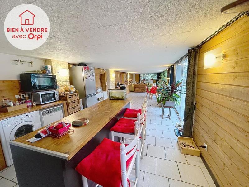 Maison - 209 m² - 5 pièces