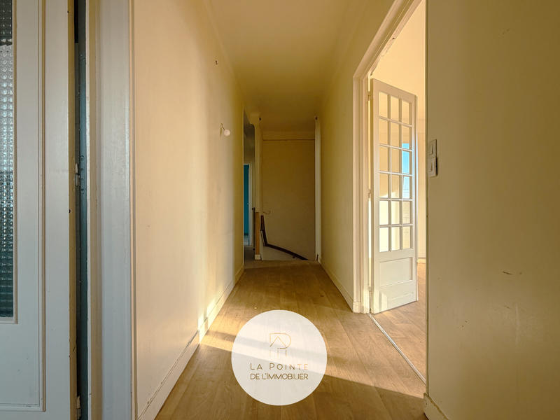 Maison - 390 m² - 8 pièces