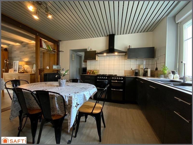 Maison - 280 m² - 10 pièces