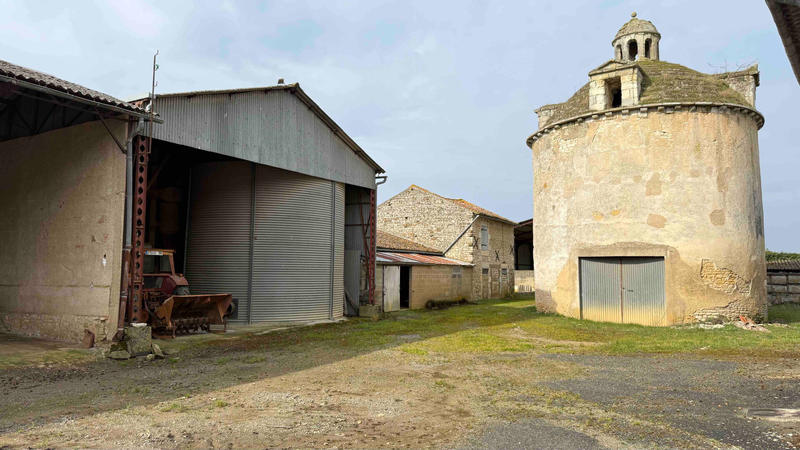 Maison - 210 m² - 10 pièces