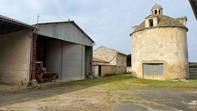 Maison - 210 m² - 10 pièces