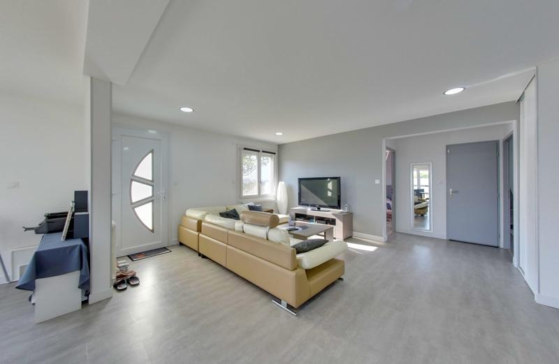 Maison traditionnelle - 228 m² - 8 pièces