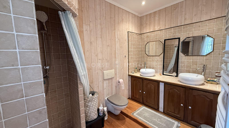 Maison - 180 m² - 7 pièces