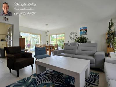 Maison traditionnelle - 207 m² - 7 pièces