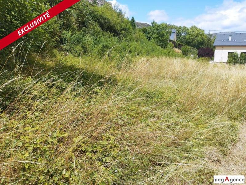 Terrain constructible - 1 250 m²