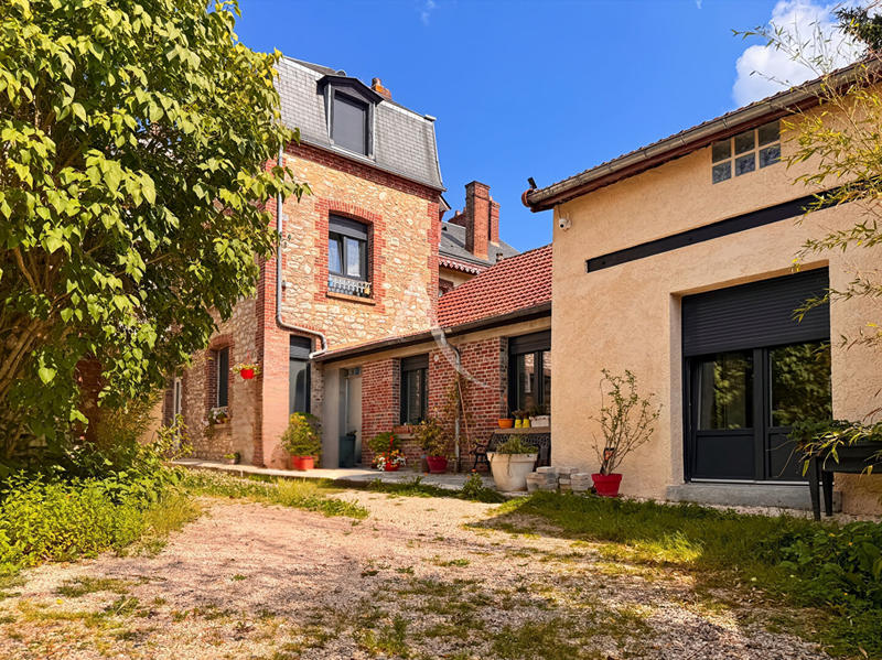 Maison - 179 m² - 6 pièces