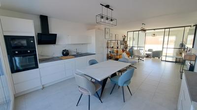 Appartement - 79 m² - 3 pièces